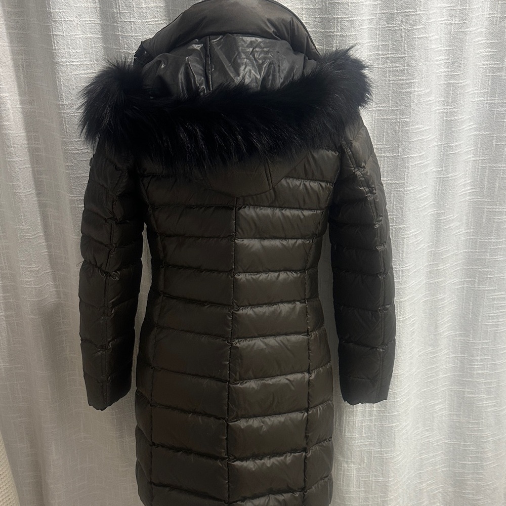 Andrew Marc Down Coat with Saga Fur trim in Fox Luxury Puffer Size XS - Picture 10 of 11